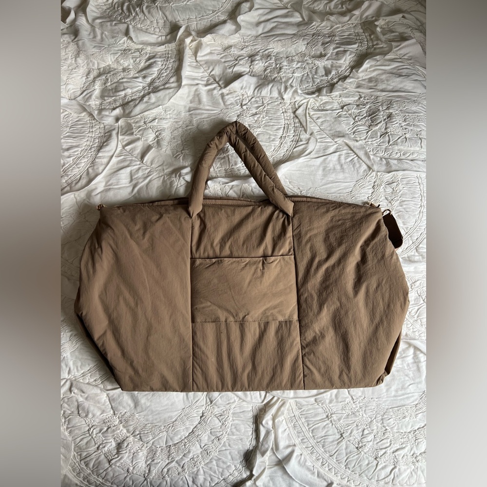 a new day Puffer Tote 🤎
